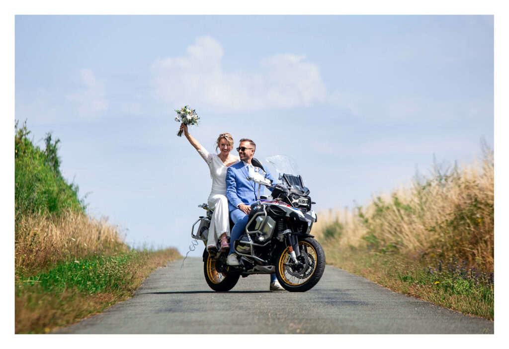 Mariés en moto photographe Amédézal